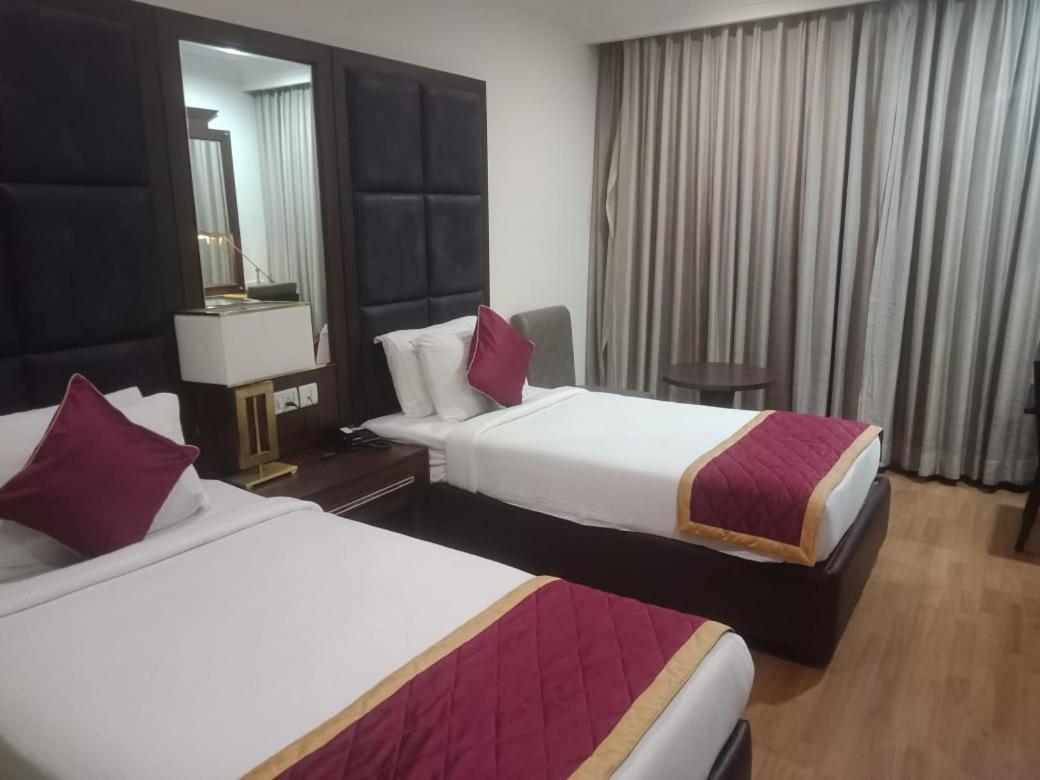 Blossom Rooms Hotel Vashishtha - Free Lunch Or Dinner- Free Breakfast Hajdarábád Exteriér fotografie